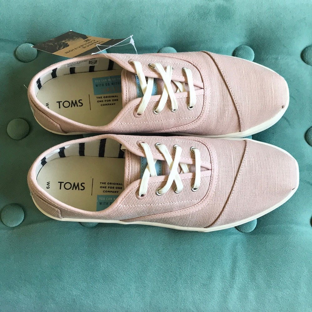 NWT Toms Cordones 9